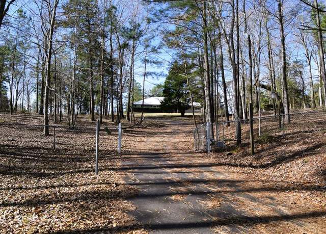 Property at 160 Valley View St, Minden, LA 71055, 3 beds, 2.5 baths