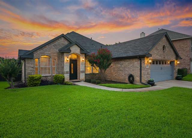 Property at 2017 Glen Manor Rd, Corinth, TX 76208, 4 beds, 2 baths