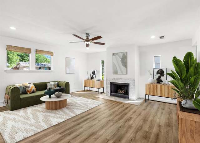 Property at 1400 Meadowcrest Dr, Plano, TX 75075, 3 beds, 2 baths