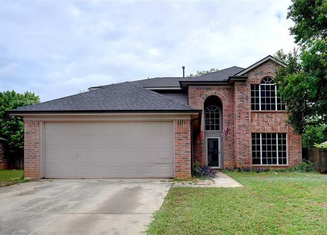 Property at 317 Stately Oak Ln, Lake Dallas, TX 75065, 4 beds, 2.5 baths