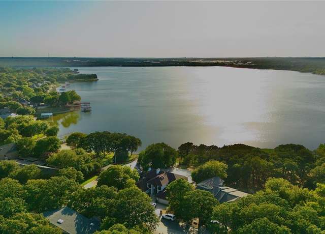 Property at 3310 Edgewater Ct, Arlington, TX 76016, 5 beds, 3 baths