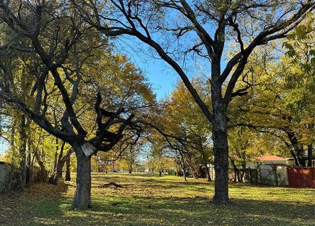 Property at 307 S Magnolia St, Aubrey, TX 76227