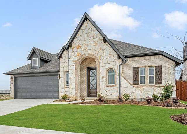 Property at 1016 Silver Sage Dr, Justin, TX 76247, 4 beds, 2 baths