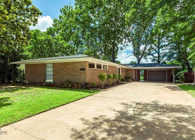 Property at 5822 River Rd, Shreveport, LA 71105, 3 beds, 2 baths