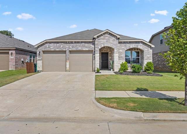 Property at 2009 Village Creek Ln, Denton, TX 76208, 3 beds, 2 baths