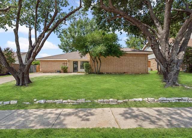Property at 2415 Amber Hill Ln, Euless, TX 76039, 4 beds, 3 baths