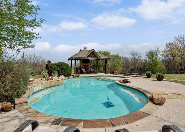 Property at 10790 White Settlement Rd, Fort Worth, TX 76108, 4 beds, 2.5 baths