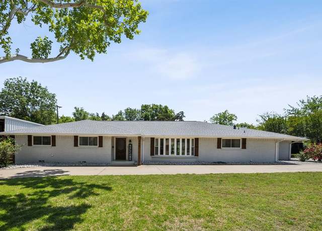 Property at 942 Channing Cir, Dallas, TX 75224, 4 beds, 2.5 baths