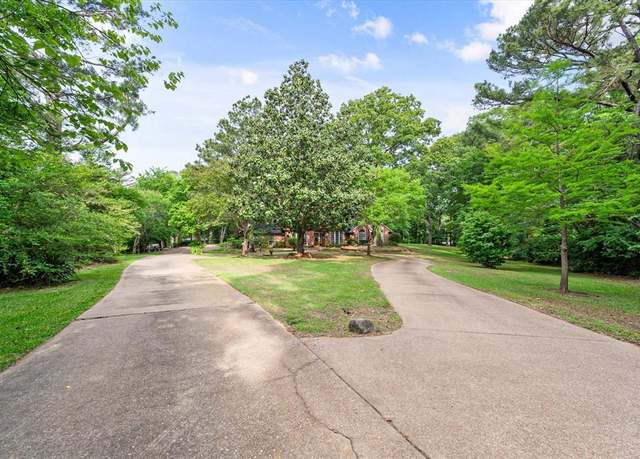 Property at 3037 Ridgetop Rd, Tyler, TX 75703, 4 beds, 4 baths