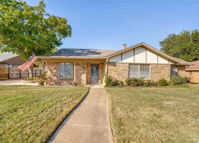 Property at 1021 Auburn Dr, Arlington, TX 76012, 3 beds, 2 baths