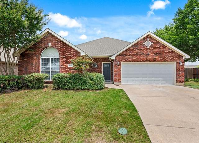 Property at 5559 Belstrum Pl, Fort Worth, TX 76137, 3 beds, 2 baths