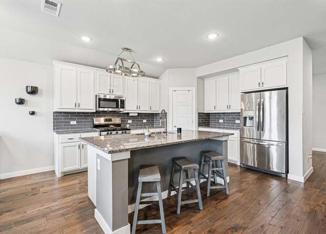 Property at 1813 Drover Creek Rd, Aubrey, TX 76227, 4 beds, 3.5 baths