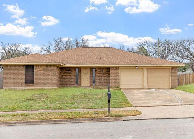 Property at 712 Springhill Dr, Hurst, TX 76054, 3 beds, 2 baths