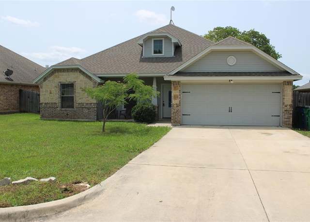 Property at 1211 Butterfield St, Bridgeport, TX 76426, 4 beds, 2 baths