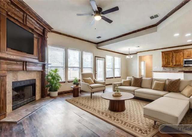 Property at 6864 Shoreway Dr, Grand Prairie, TX 75054, 5 beds, 3.5 baths