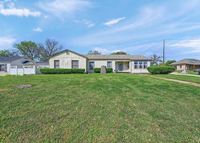 Property at 601 S Brown Ave, Denison, TX 75020, 3 beds, 3 baths