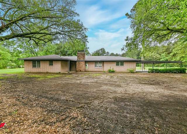 Property at 6001 N Market St, Shreveport, LA 71107, 3 beds, 3 baths