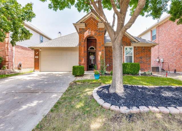 Property at 1317 Castlegar Ln, Fort Worth, TX 76247, 3 beds, 2 baths