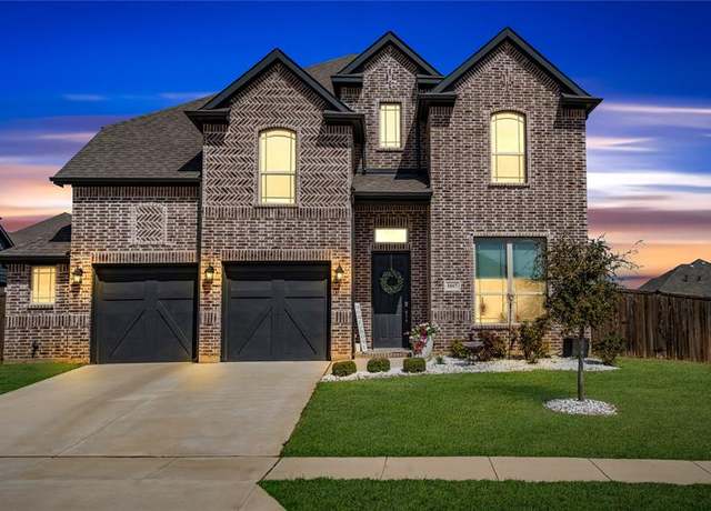 Property at 1017 Wrenwood Dr, Justin, TX 76247, 5 beds, 3.5 baths