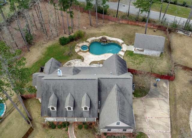 Property at 1904 Loblolly Ln, Lufkin, TX 75904, 5 beds, 4 baths