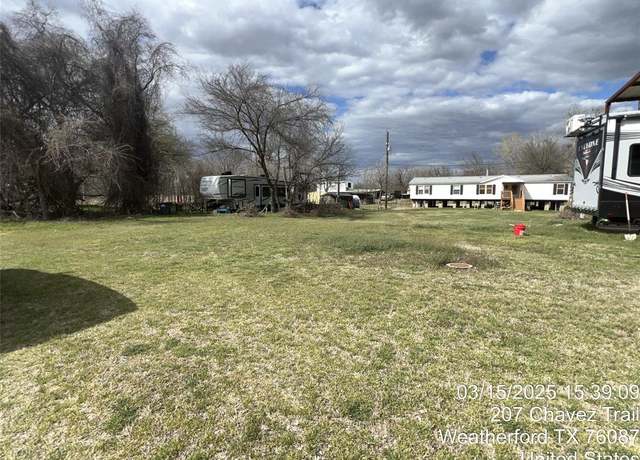 Property at 206 Chavez Trl, Weatherford, TX 76087
