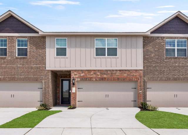 Property at 748 Carson Ln, Pilot Point, TX 76258, 3 beds, 2.5 baths
