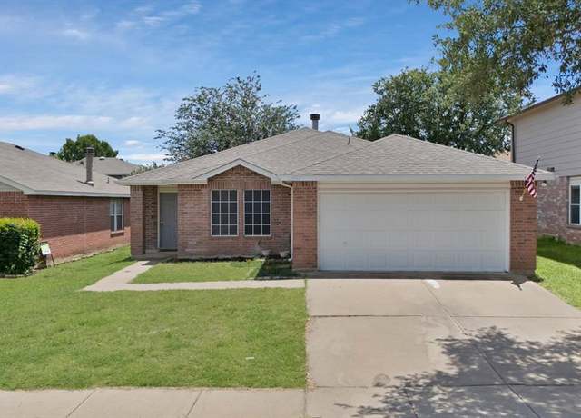 Property at 3921 Fox Run Dr, Fort Worth, TX 76123, 3 beds, 2 baths