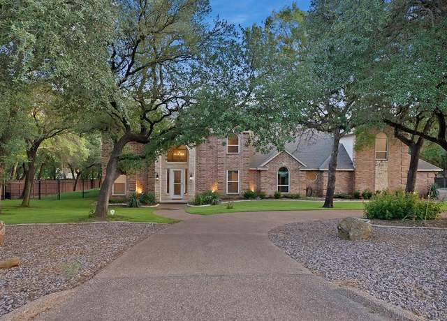 Property at 119 Allie Ct, Hudson Oaks, TX 76087, 5 beds, 5.5 baths
