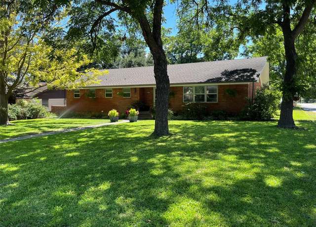Property at 405 N Elm St, Comanche, TX 76442, 3 beds, 2 baths