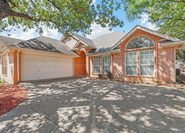 Property at 5500 Archwood Ln, Arlington, TX 76017, 3 beds, 2 baths