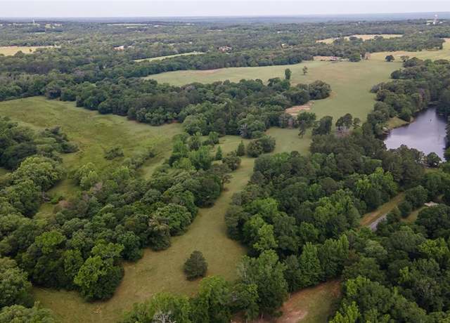 Property at 18409 County Road 477, Lindale, TX 75771, 1 bed, 1.5 baths