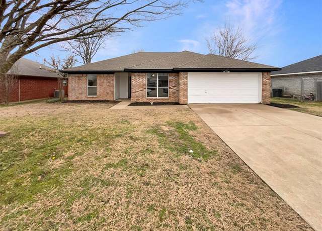 Property at 106 Janis St, Alvarado, TX 76009, 3 beds, 2 baths