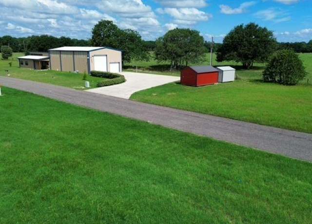 Property at 2800 County Road 2330, Mineola, TX 75773, 2 beds, 2.5 baths