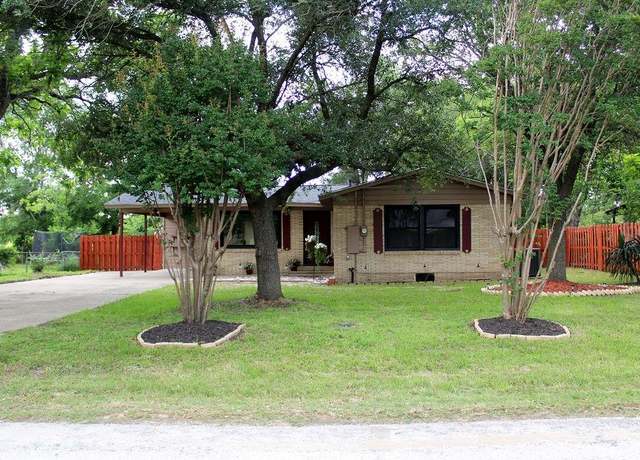 Property at 206 W Dewey St, Malakoff, TX 75148, 3 beds, 1 bath