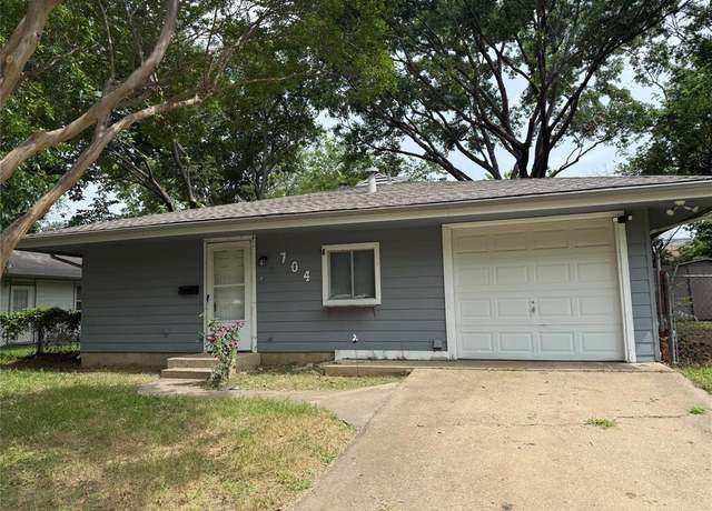 Property at 704 Faun Dr, Euless, TX 76040, 3 beds, 1 bath