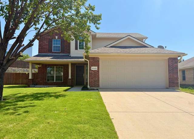 Property at 10421 Trevino Ln, Benbrook, TX 76126, 4 beds, 2.5 baths