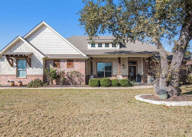 Property at 3900 De Cordova Ranch Rd, Granbury, TX 76049, 4 beds, 3 baths