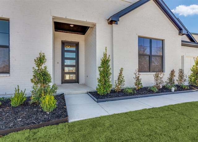 Property at 786 Sterling Dr, Benbrook, TX 76126, 4 beds, 3 baths