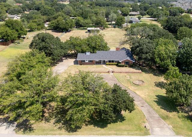 Property at 4728 Sunset Cir S, Fort Worth, TX 76244, 3 beds, 2 baths
