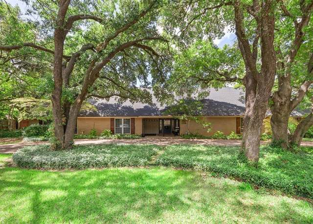 Property at 4208 Warnock Ct, Fort Worth, TX 76109, 5 beds, 3.5 baths