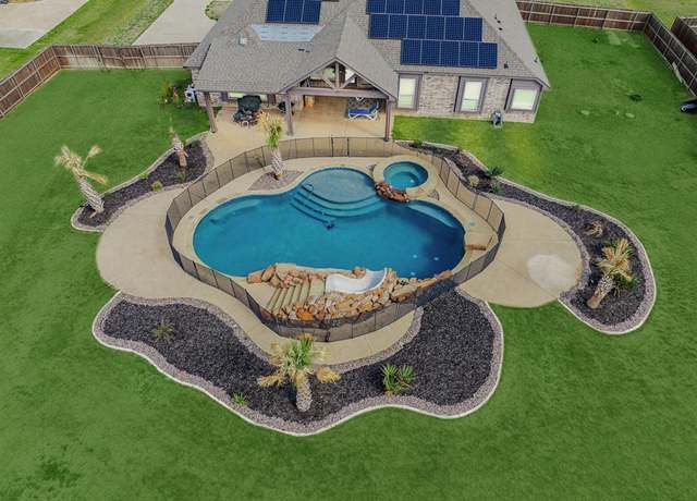 Property at 6310 Starr Dr, Mckinney, TX 75071, 4 beds, 2 baths