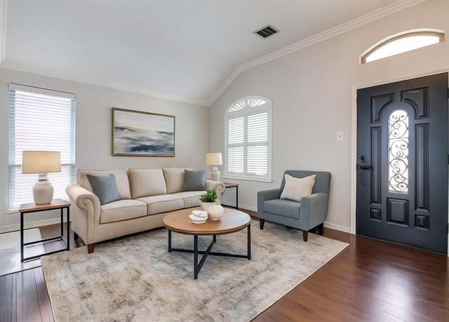 Property at 6728 Saddletree Trl, Plano, TX 75023, 3 beds, 2.5 baths