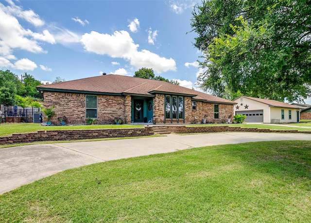 Property at 1508 Canyon Creek Dr W, Azle, TX 76020, 3 beds, 2 baths