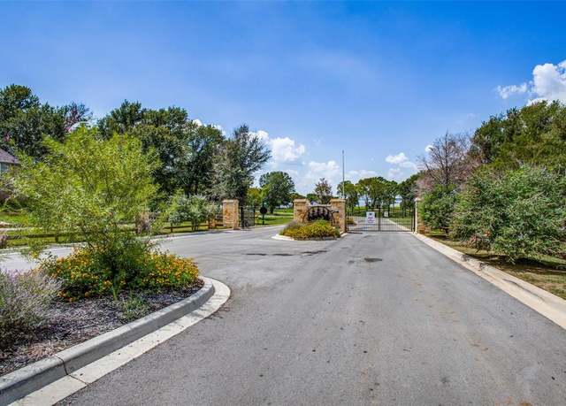 Property at 727 Clubview Dr, Mabank, TX 75143