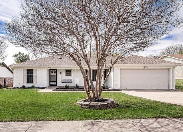 Property at 9913 Dickens Dr, Benbrook, TX 76126, 3 beds, 2 baths