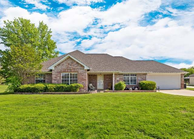 Property at 2203 Bradford Dr, Prosper, TX 75078, 3 beds, 2 baths