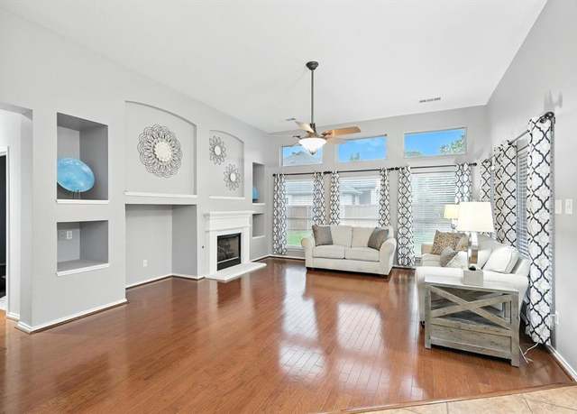 Property at 313 Owen Oaks Dr, Lake Dallas, TX 75065, 3 beds, 2 baths