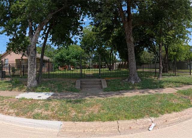 Property at 1447 Oakley Ave, Dallas, TX 75216