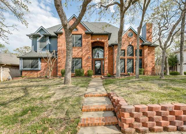 Property at 1213 Briar Dr, Bedford, TX 76022, 5 beds, 4 baths