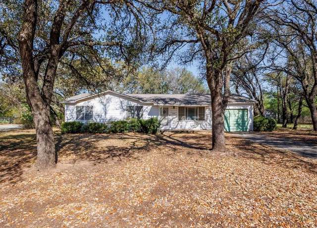 Property at 1115 Phillips Dr, Brownwood, TX 76801, 3 beds, 2 baths